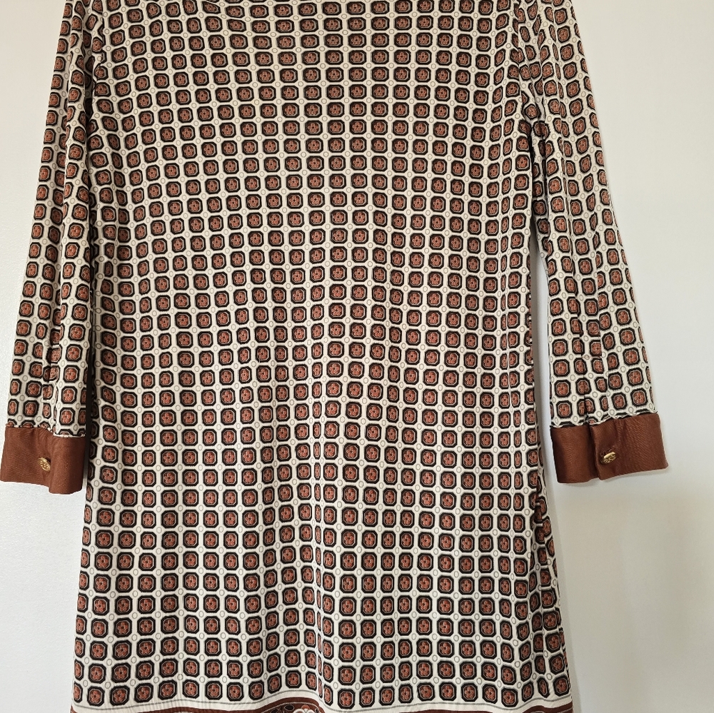 Geometric Patterned Tunic Top - Picture 3 of 4